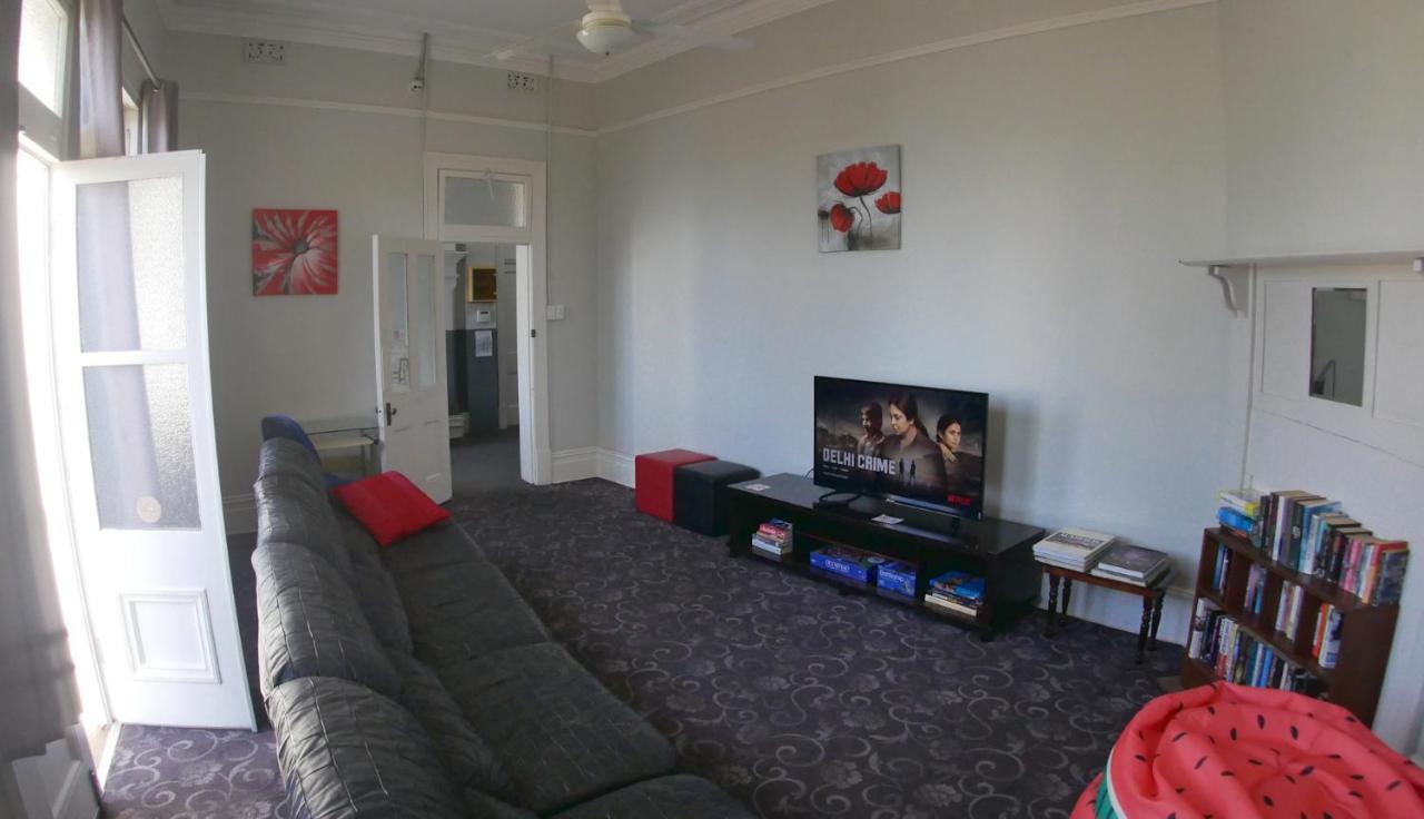 Geraldton Backpackers Hostel Buitenkant foto