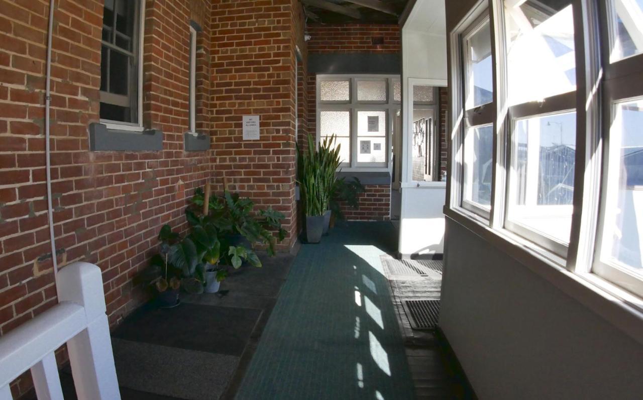 Geraldton Backpackers Hostel Buitenkant foto