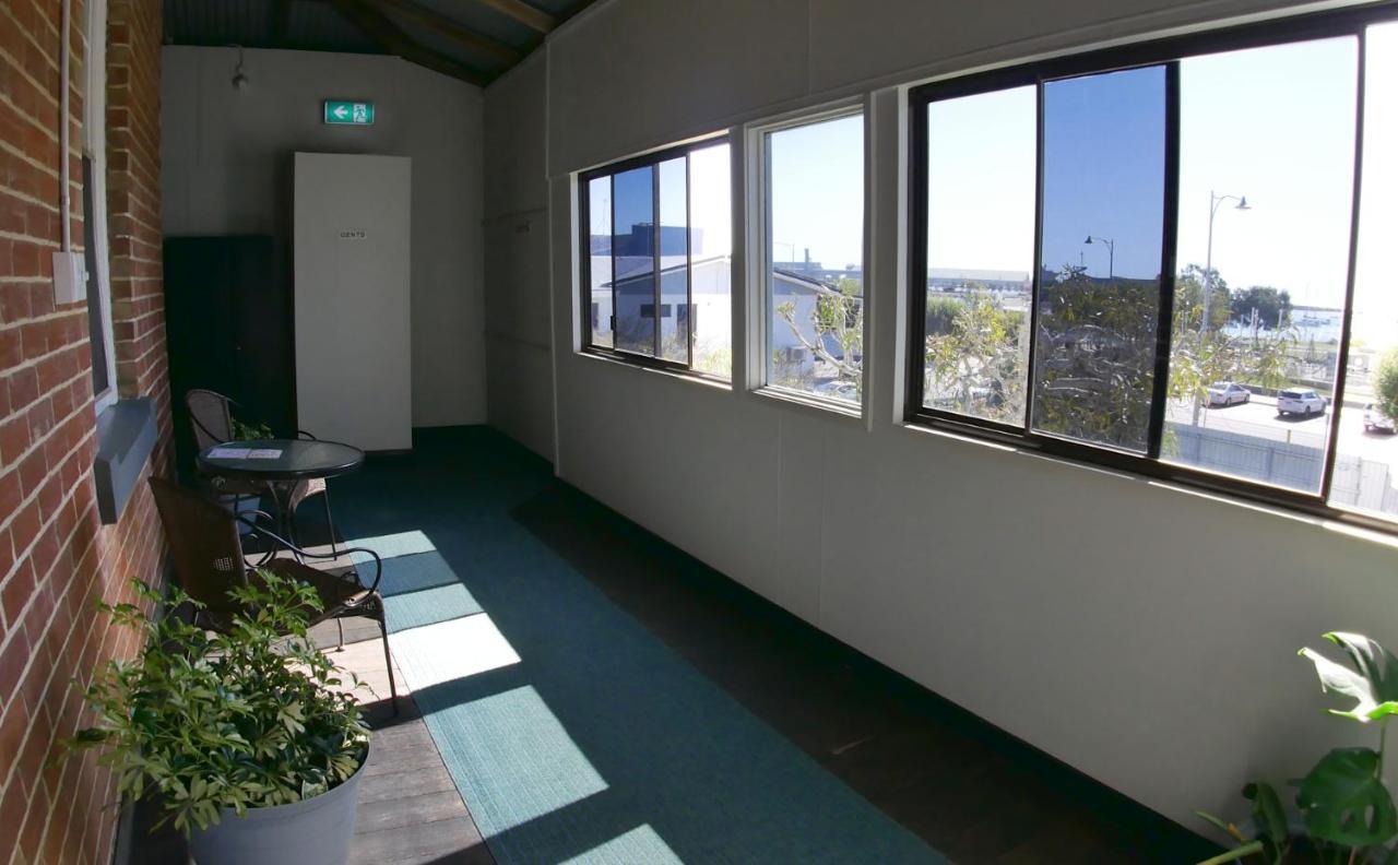 Geraldton Backpackers Hostel Buitenkant foto