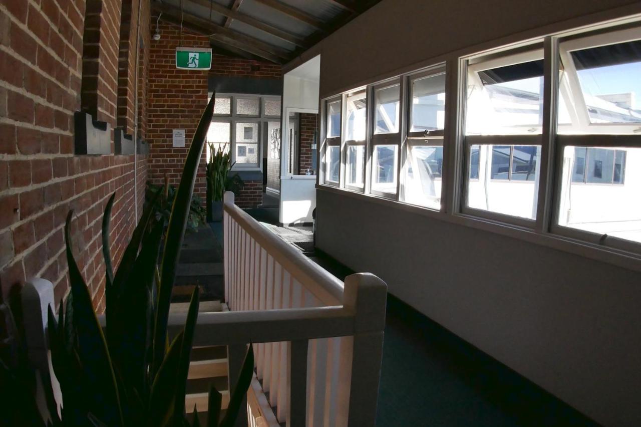 Geraldton Backpackers Hostel Buitenkant foto