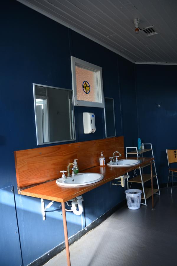 Geraldton Backpackers Hostel Buitenkant foto