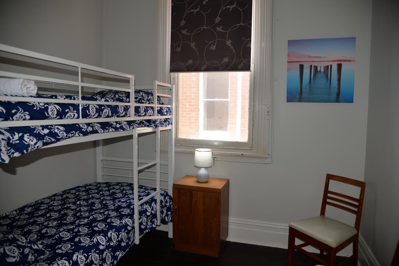 Geraldton Backpackers Hostel Buitenkant foto
