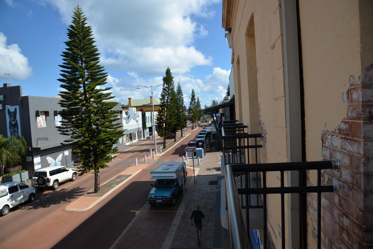 Geraldton Backpackers Hostel Buitenkant foto